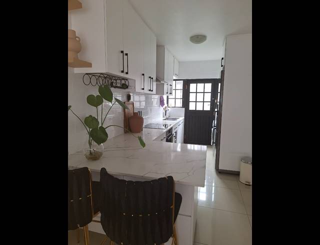 3 BEDROOM APARTMENT TO LET IN GLENWOOD